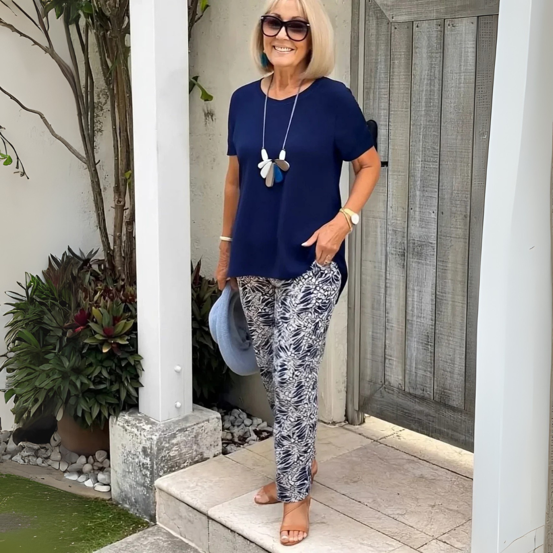 Yvonne | Elegant two-piece set with a beautifully shaped fit