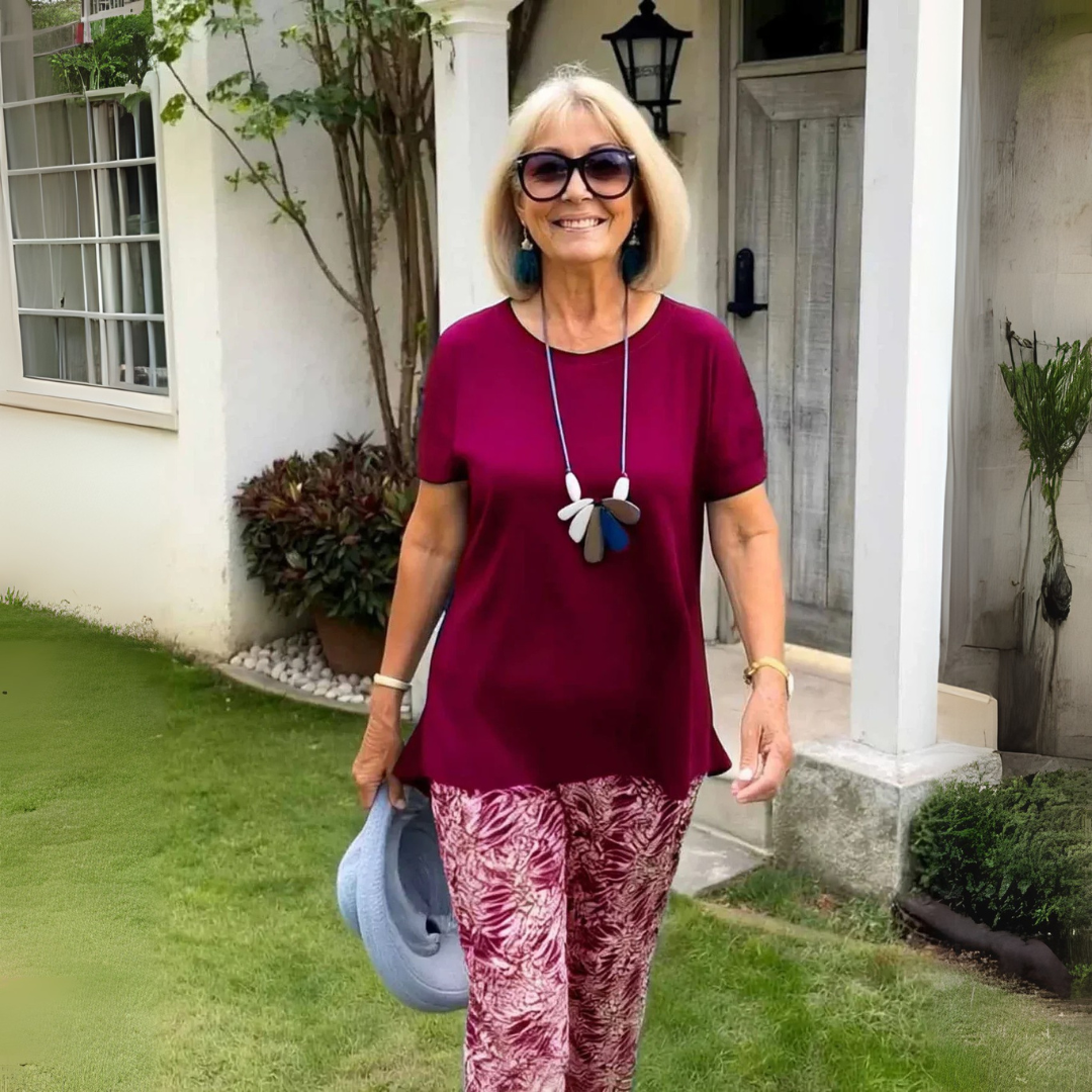 Yvonne | Elegant two-piece set with a beautifully shaped fit